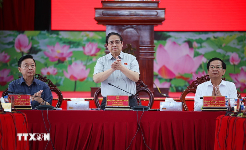 El primer ministro de Vietnam, Pham Minh Chinh, preside la reunión. (Fotografía: VNA)