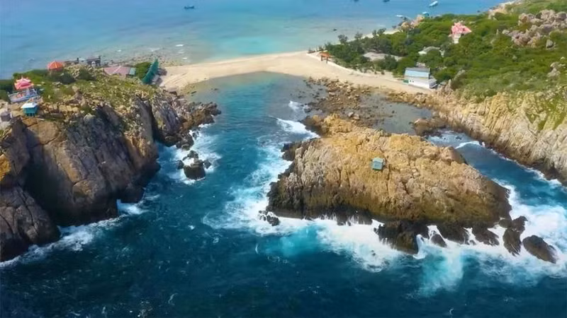 La isla de Yen en la ciudad de Nha Trang. (Fotografía: Captura de pantalla del videoclip "Nha Trang - Khanh Hoa: ¡Tocando tu corazón!")