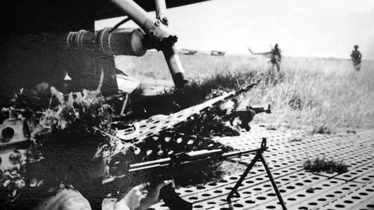 El 312º Cuerpo de Ejército del Cuerpo 1 se apodera del aeropuerto de Ong Linh-Binh Chuan, el 27 de abril de 1975. (Fotografía: Archivo de VNA)