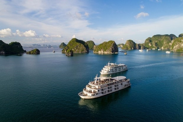 La bahía de Ha Long es uno de los destinos turísticos favoritos en Quang Ninh. (Fotografía: dangcongsan.vn)