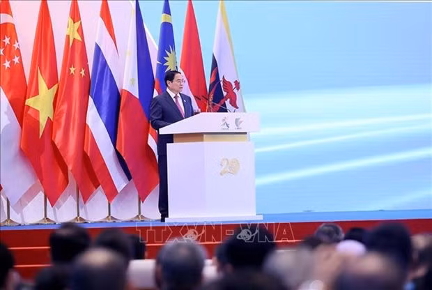 El primer ministro de Vietnam, Pham Minh Chinh, interviene en la cita. (Fotografía: VNA)