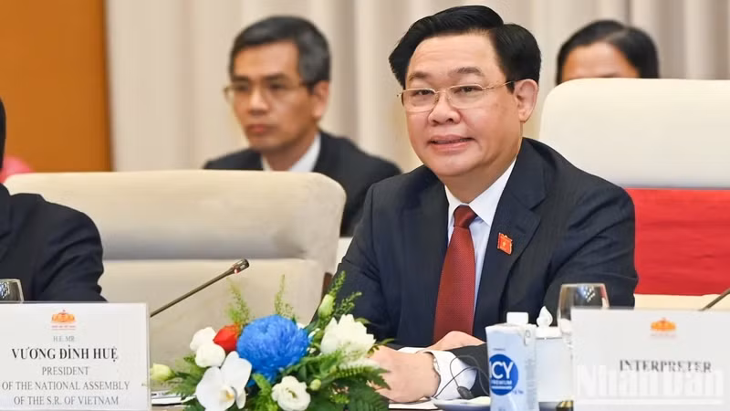 El titular del Legislativo vietnamita, Vuong Dinh Hue.