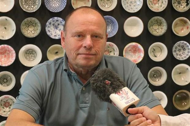El presidente de la Asociación de Amistad República Checa-Vietnam, Milos Kusy, en la entrevista. (Fotografía: VNA)