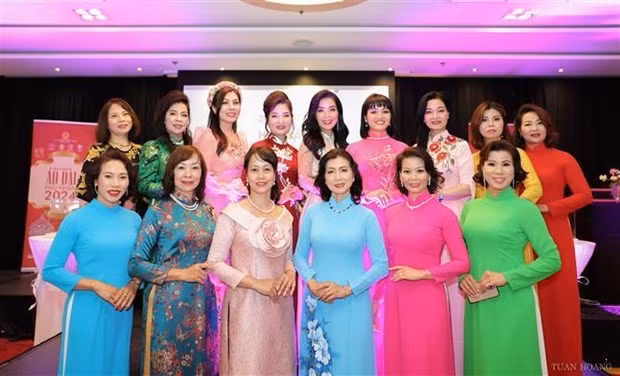 En la conferencia de prensa. (Fotografía: VNA)