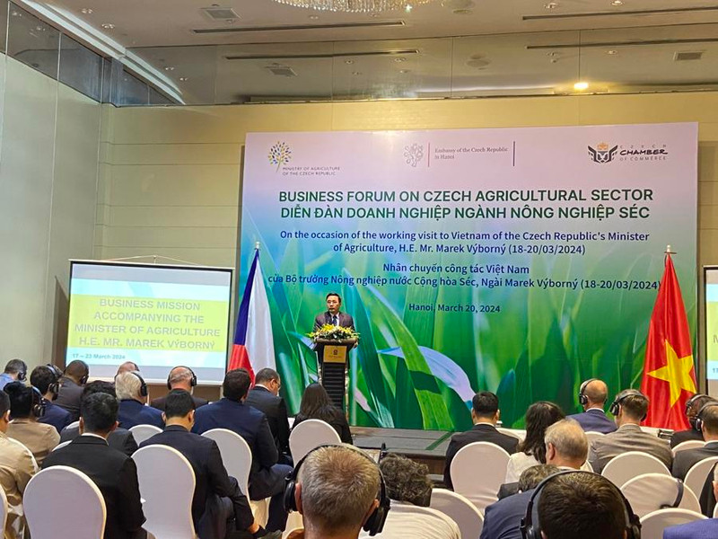 El viceministro vietnamita de Agricultura y Desarrollo Rural Nguyen Quoc Tri interviene en el evento. (Fotografía: vneconomy.vn)