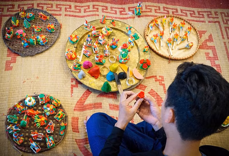 Además de vender los modelos existentes, los artesanos moldearán directamente los productos según las necesidades de los clientes.