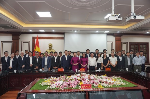 Delegados participantes en la cita. (Fotografía: baohanam.com.vn)