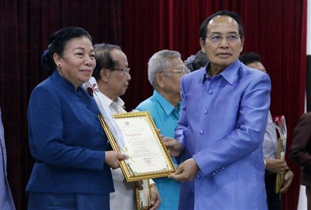 Entregan premios a obras literarias sobre nexos especiales Vietnam-Laos. (Fotografía: VNA)