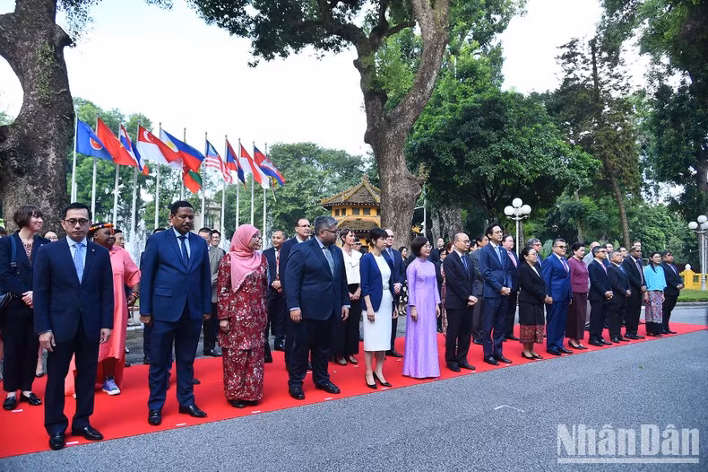 Los delegados a la ceremonia.