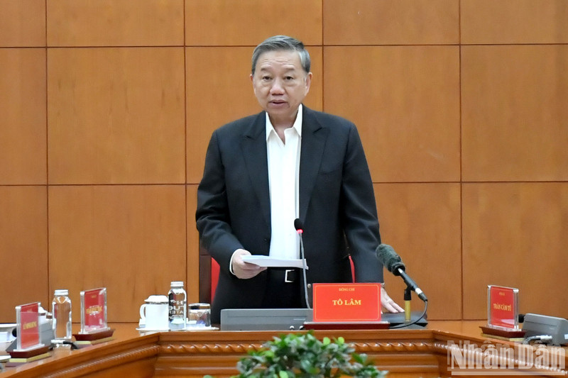 El secretario general del Partido Comunista de Vietnam, To Lam, interviene en la sesión. (Fotografía: Nhan Dan)