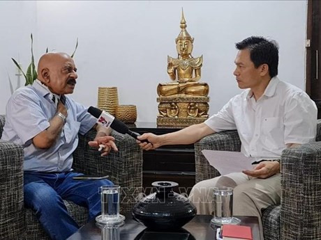 El exasesor adjunto de Seguridad Nacional de la India SD Pradhan en una entrevista con corresponsal de VNA. (Fotografía: VNA)