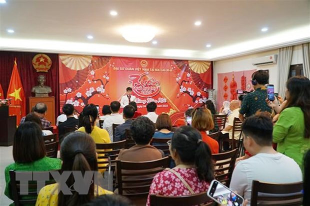 En la fiesta por el Año Nuevo Lunar de vietnamitas en Malasia. (Fotografía: VNA)
