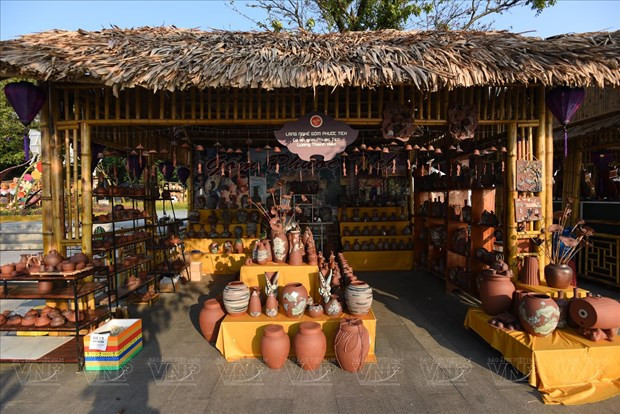 Artículos de la aldea exhibidos en el Festival de Artesanía Tradicional de Hue. (Fotografía: VNA)