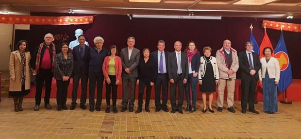 Participantes en el evento. (Fotografía: VNA)