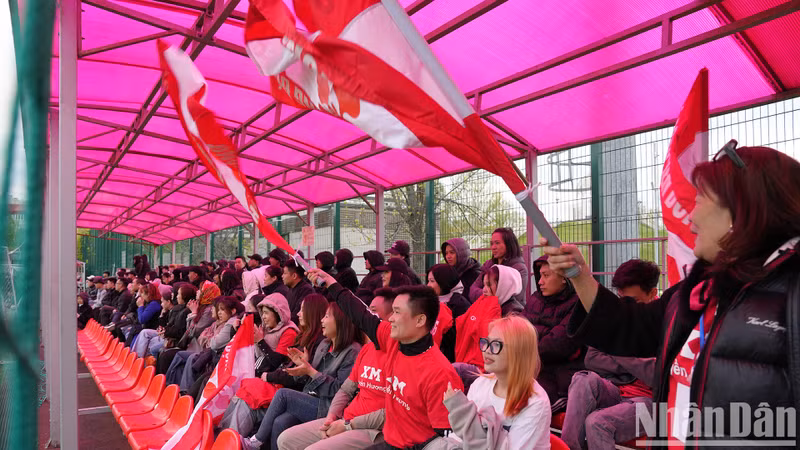 Los cinco elencos compiten en forma de todos contra todos para determinar cuatro semifinalistas. Estos jugarán un play-off y los dos ganadores avanzarán a la final. La clausura del torneo está programada para el 16 de este mes.