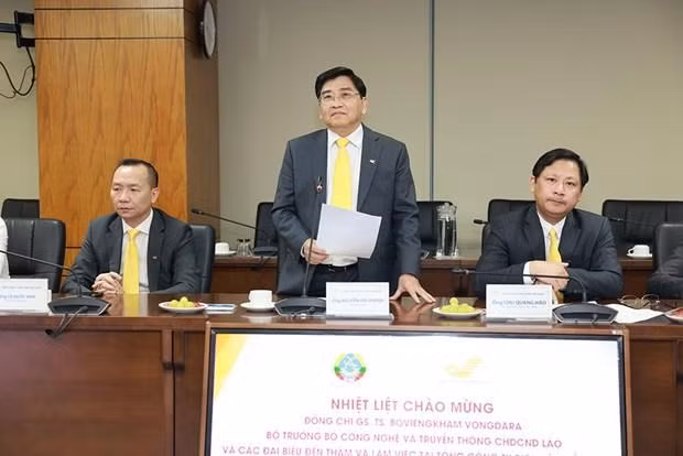 El jefe del Ministerio de Tecnología y Comunicaciones de Laos, Boviengkham Vongdara. (Fotografía: vnpost.vn)