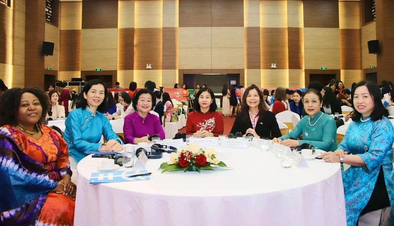 Delegadas a la cita. (Fotografía: phunuvietnam.vn)