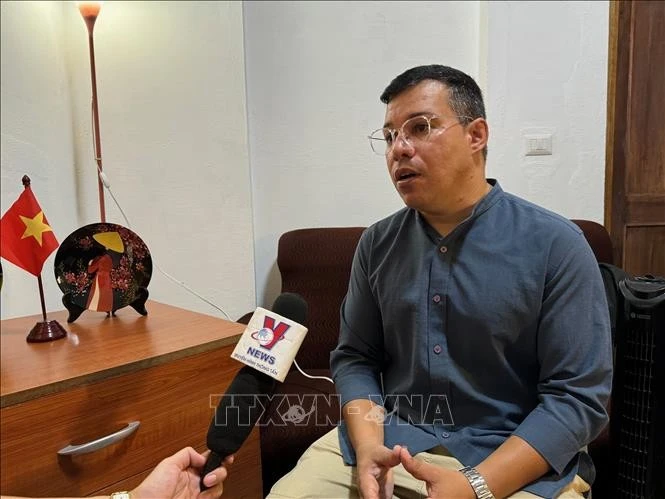 El investigador y profesor titular del Centro de Investigaciones de Política Internacional de Cuba, Dr. Ruvislei González Saez. (Fotografía: VNA)