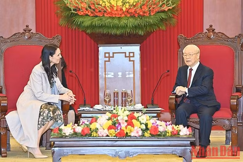 Se evalúa que la presencia de Ardern en Vietnam contribuirá a fortalecer las buenas relaciones entre los dos países.