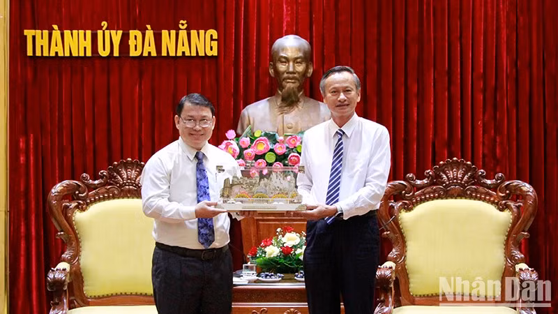 En la reunión. (Fotografía: Nhan Dan)