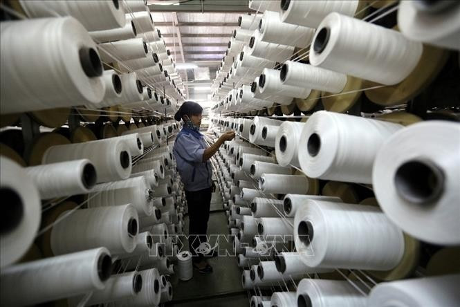 En una empresa surcoreana en Vietnam. (Fotografía: VNA)