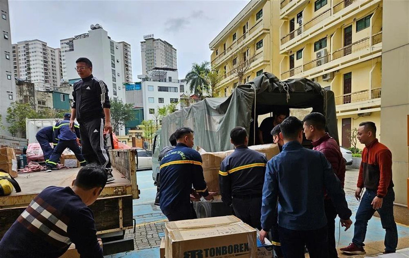 El equipo de socorro y rescate enviado a Myanmar para ayudar a abordar las graves consecuencias del terremoto ocurrido el 28 de marzo. (Fotografía: bocongan.gov.vn)