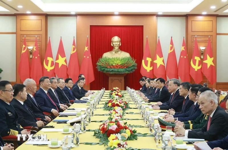 Escena de la reunión entre el secretario general del Partido Comunista de Vietnam, To Lam, y el secretario general del Partido Comunista de China y presidente del país, Xi Jinping, en Hanói, el 14 de abril de 2025. (Fotografía: VNA)