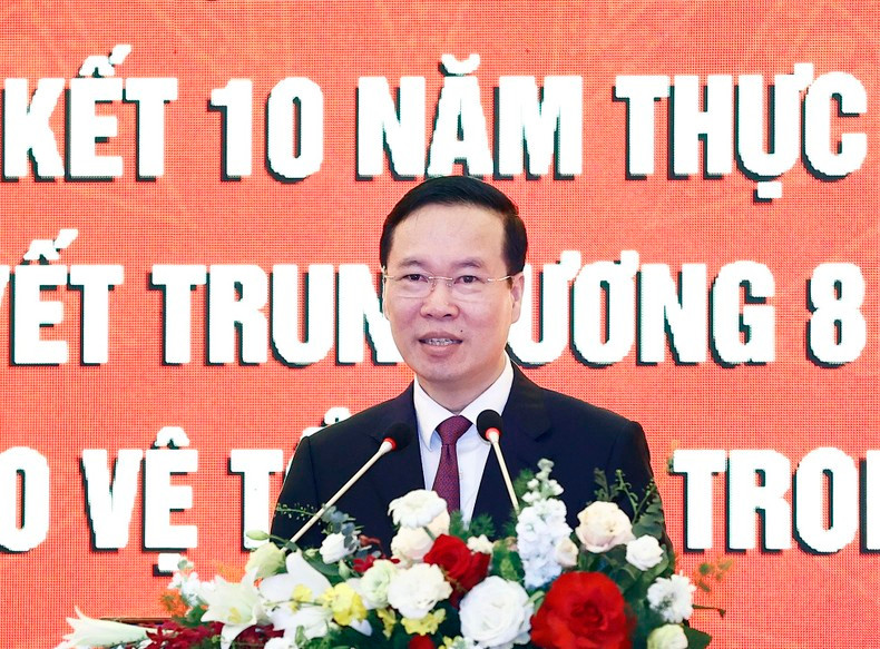 El presidente de Vietnam, Vo Van Thuong, interviene en la reunión. (Fotografía: VNA)