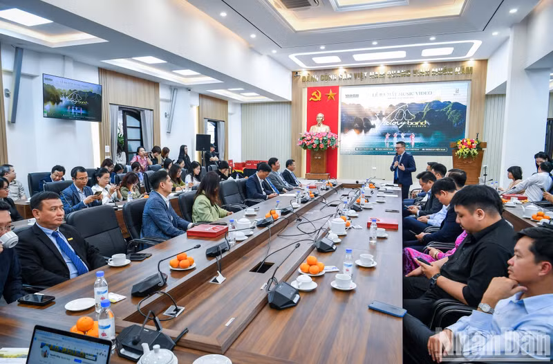 Panorama del acto. (Fotografía: Nhan Dan)