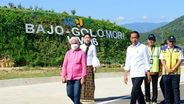 El presidente indonesio, Joko Widodo, inaugura la calle. (Fotografía: ANTARA)