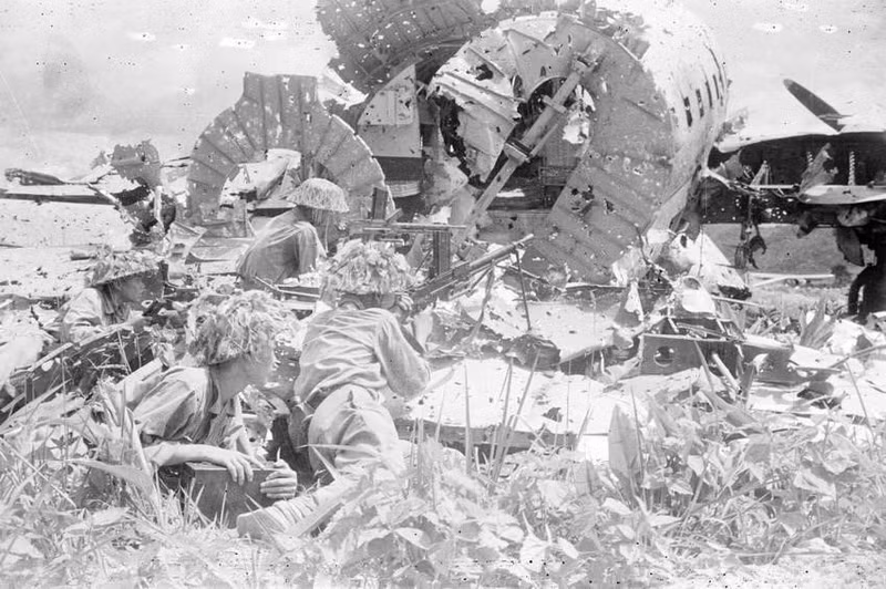 Unidades de asalto atacaron el aeropuerto de Muong Thanh. (Fuente: VNA)