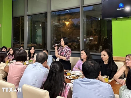 La embajadora de Vietnam en Hungría, Nguyen Thi Bich Thao, habla en el encuentro (Foto: VNA)