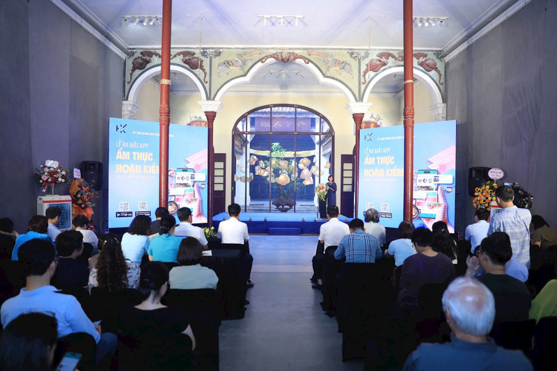 En el acto de lanzamiento. 
