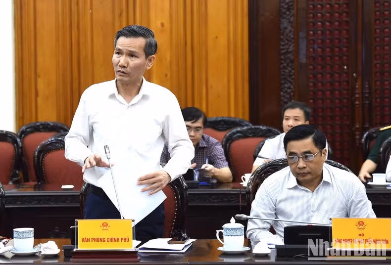 [Foto] Premier vietnamita exige a acelerar construcción de línea eléctrica de 500kV ảnh 4