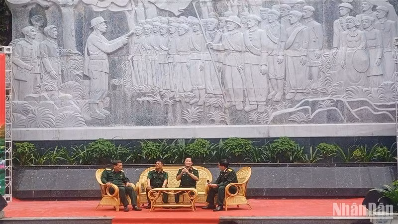 Celebran seminario por 80 aniversario de fundación de Ejército Popular de Vietnam