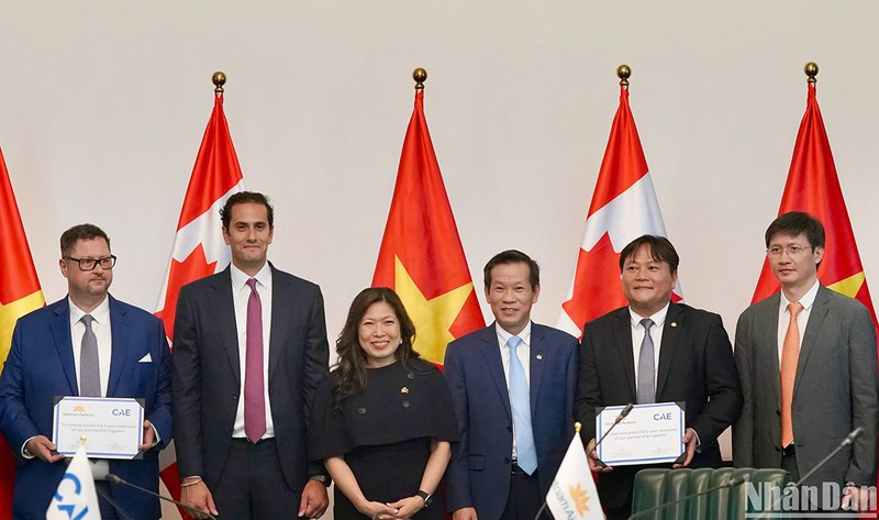 Vietnam Airlines y compañía canadiense cooperan en operación de cabina simulada.