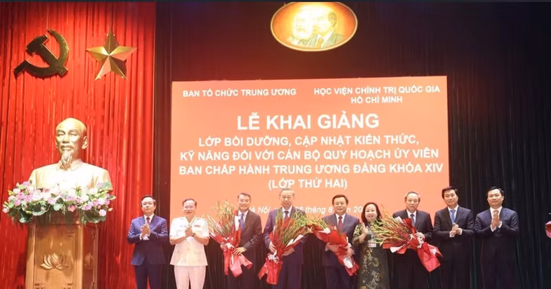 [Foto] Inauguran curso de fomentar conocimientos para cuadros nominados a ser miembro del XIV Comité Central del PCV