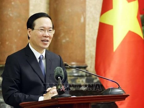 Dirigentes vietnamitas felicitan a Brunéi por su Día Nacional