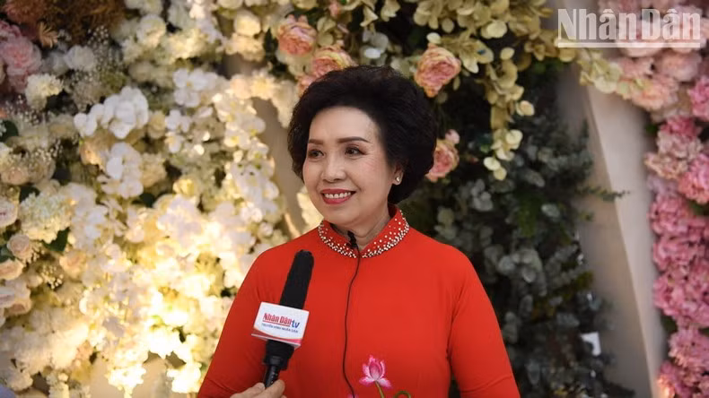 La nueva jefa del Comité de Mujeres vietnamitas en Tailandia, Dinh Thi Kim Loan.