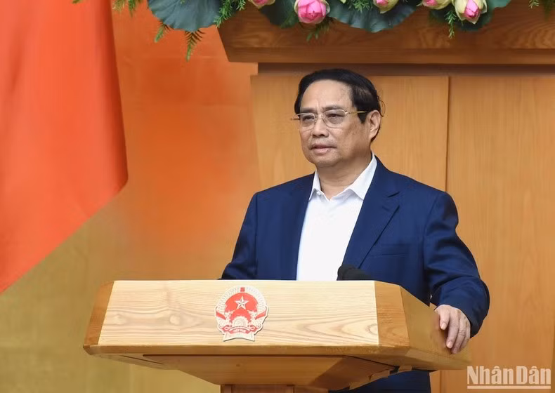 Minh Chinh destacó que la creación de leyes y el perfeccionamiento de las instituciones es uno de los tres avances estratégicos y una tarea clave identificada por el Gobierno.