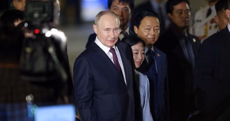 [FOTO] Presidente ruso inicia visita de Estado a Vietnam