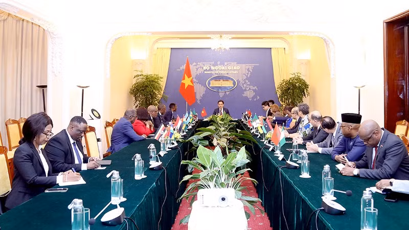 Los delegados en la reunión. 