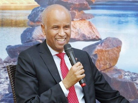 El ministro canadiense de Desarrollo Internacional, Ahmed Hussen, en su visita a Vietnam, el 8 de enero. (Foto: Embajada de Canadá)