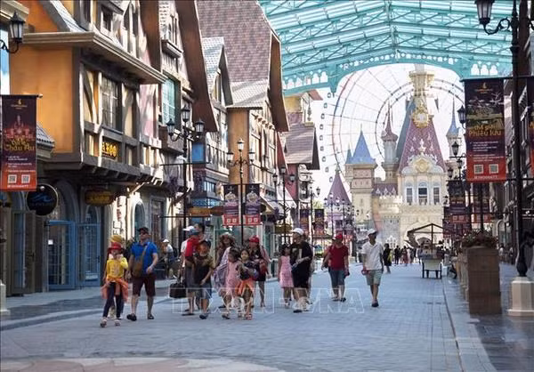 Turistas en Ba Ria-Vung Tau (Fuente: VNA) Turistas en Ba Ria-Vung Tau (Fuente: VNA)