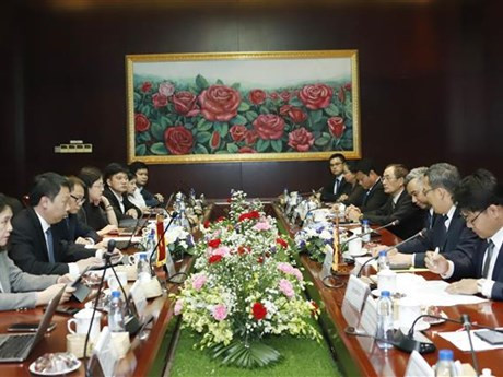 En la reunión (Fuente:VNA)