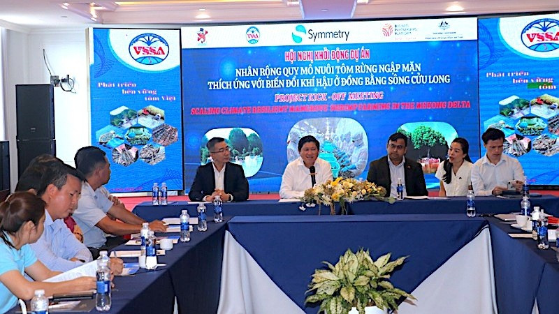 Amplían modelo de cría de camarón adaptable al cambio climático en delta del río Mekong