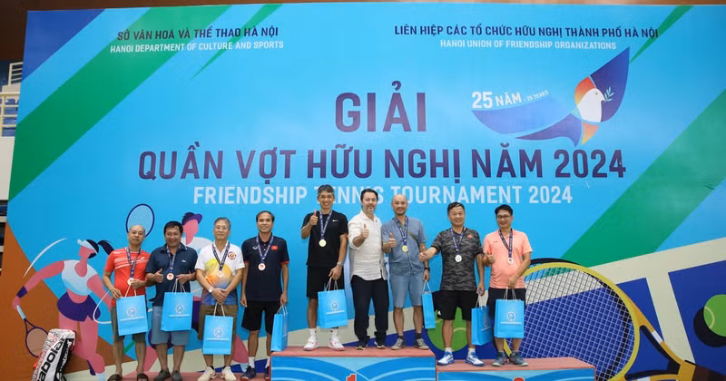 Acto de entrega de premios a los atletas. (Fuente:VNA)