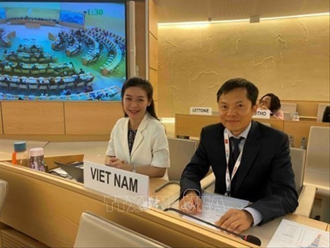 La delegación vietnamita en la 56ª sesión del Consejo de Derechos Humanos de la ONU (Foto: VNA)
