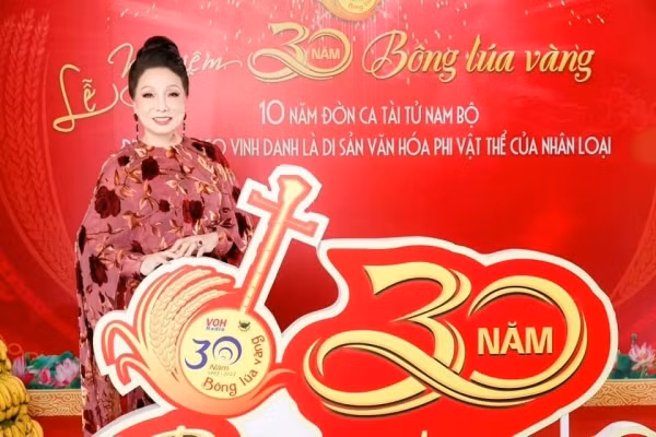 La artista de Cai Luong (Teatro renovado) de Vietnam, Bach Tuyet.