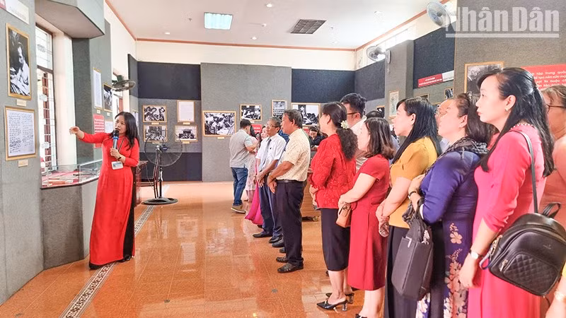 Presentan en Vinh Long 185 documentos sobre Victoria de Dien Bien Phu